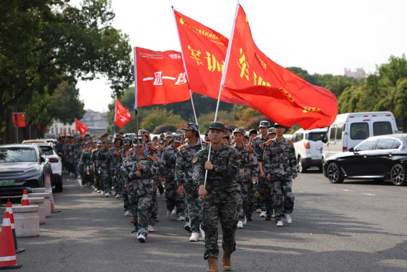 拉练现场