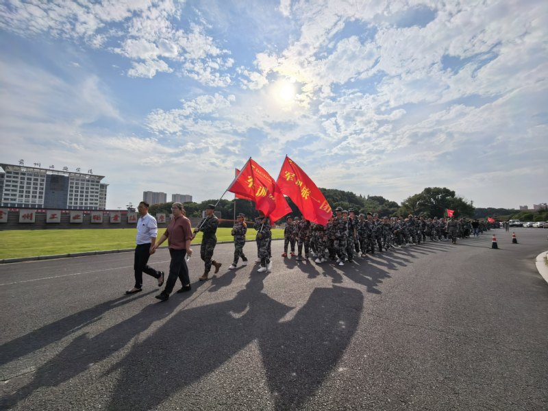 拉练现场