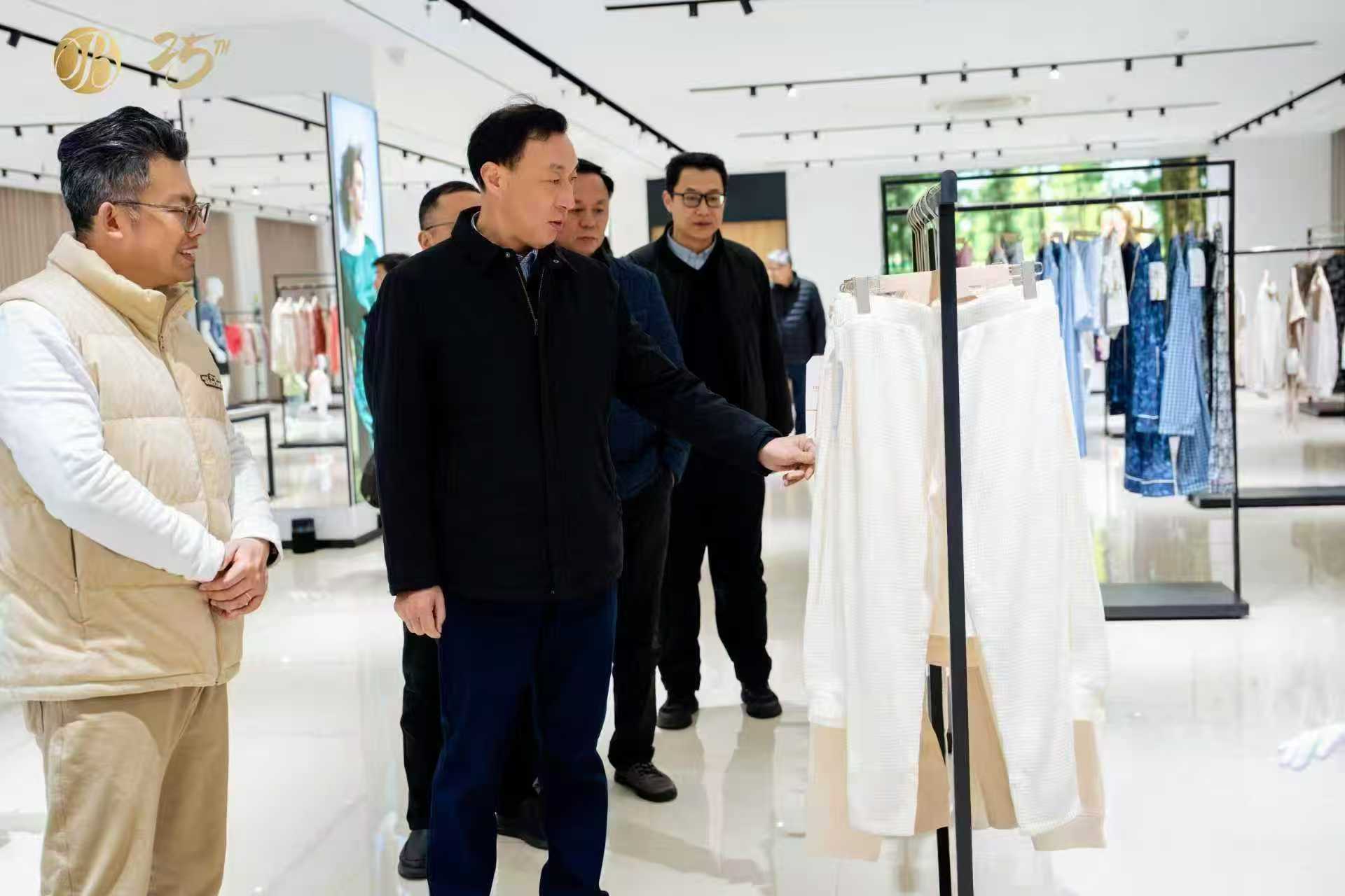 党建引领,深化产教融合、校企合作 ——党委书记林刚带队调研纺织服装行业领军企业