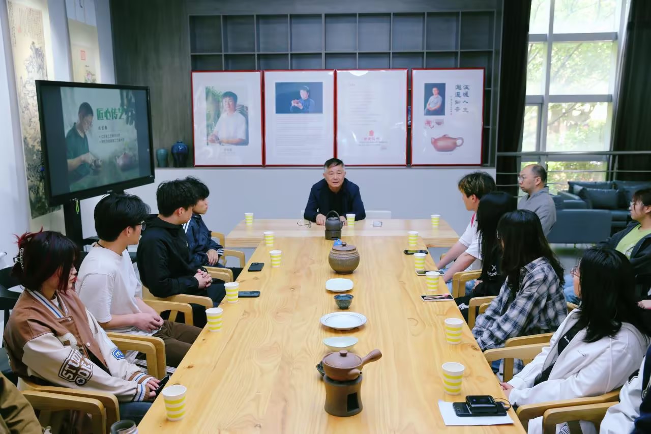 匠心传承——学校开展陶瓷非遗文化弘美讲座等活动