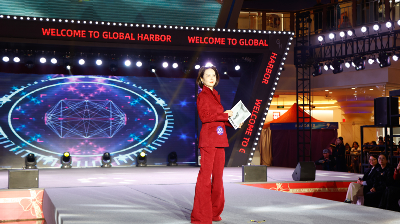 图12:“银发组”模特走秀4