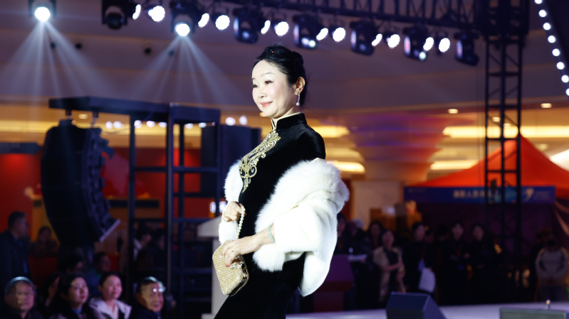 图9:“银发组”模特走秀1