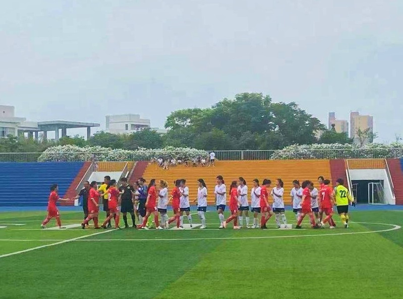 大学学校足球比赛分年级吗,大学足球有比赛吗